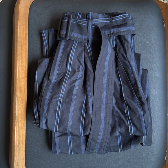 Vince Dobby Striped Pants - Picture 2 of 9